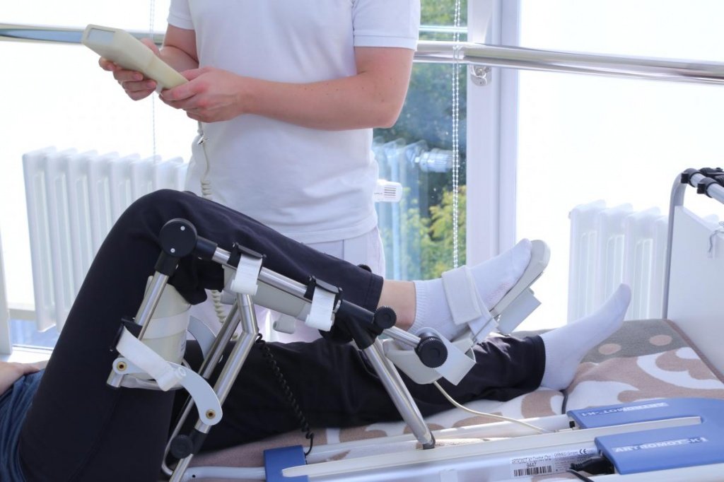 Замена коленного сустава реабилитация – упражнения и результаты