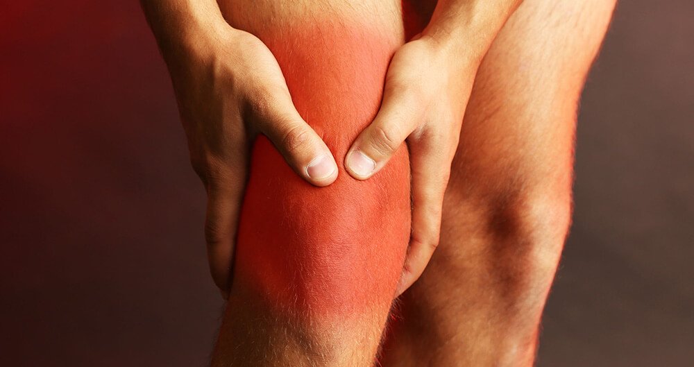 Отек коленного сустава: причины и лечение