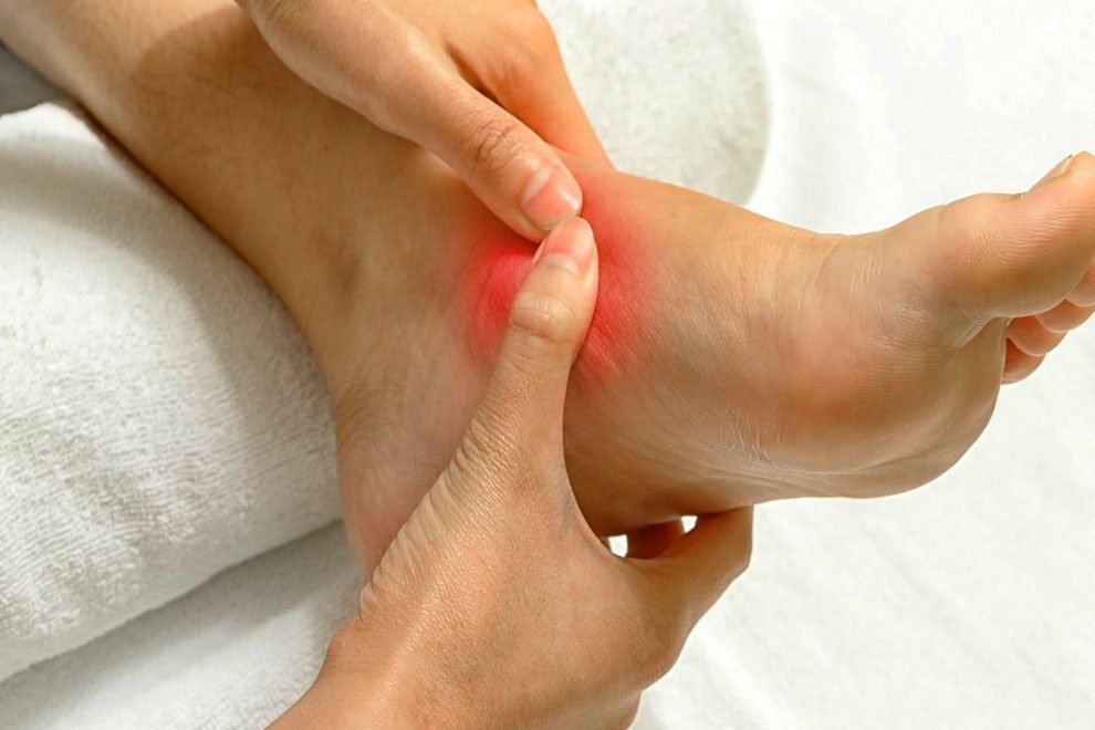 Лечение при отеках ног: какие средства могут назначать