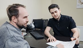 Боль в коленном суставе: причины и лечение патологии